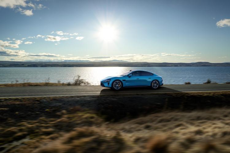 Lake_Pukaki.jpg